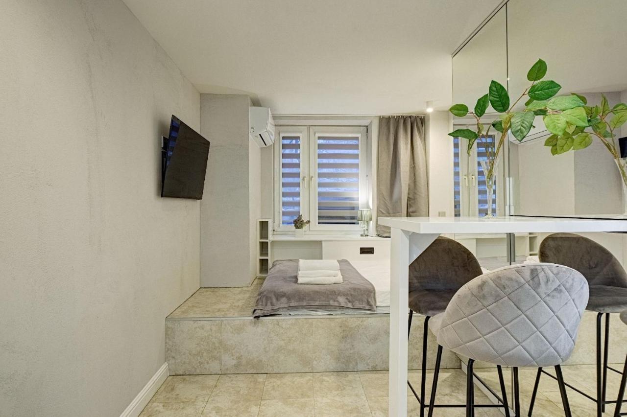 Apartmán Lobby 55 - Ac And Smart Tv Varšava Exteriér fotografie